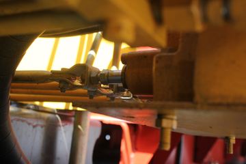 �������ó� ��� 180���� 4X2 6.3���泵��(ʯú��)ͼƬ