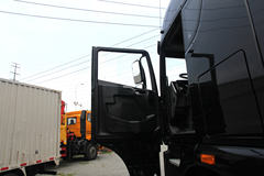 青岛解放 JH6重卡 420马力 6X4牵引车(CA4250P25K2T1E4)