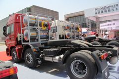 福田 欧曼ETX 6系重卡 380马力 6X2 LNG牵引车(双罐)(BJ4253SNFCB-XA)