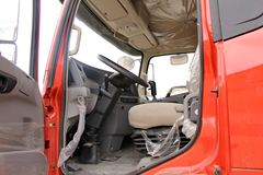 陕汽商用车 轩德中卡 190马力 4X2 6.75米仓栅式载货车(SX5168CCYGP4)