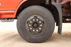 东风华神 御虎中卡 180马力 4X2 6.8米仓栅式载货车(DFS5168CCYL1)