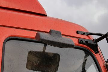 东风华神 御虎重卡 240马力 6X2 7.6米仓栅式载货车(EQ5252CCYL)外观图片
