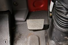 陕汽商用车 轩德中卡 220马力 6X2 8.6米仓栅式载货车底盘 陕汽商用车 轩德中卡 220马力 6X2 8.6米仓栅式载货车底盘