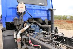 陕汽商用车 轩德中卡 220马力 6X2 8.6米仓栅式载货车底盘 陕汽商用车 轩德中卡 220马力 6X2 8.6米仓栅式载货车底盘