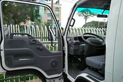 庆铃 五十铃100P 98马力 3.2米双排厢式轻卡(QL5040XXY3HWR)