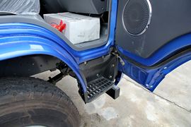 骏铃E7&nbsp;载货车驾驶室                                               图片