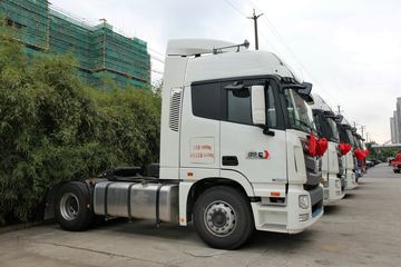 福田 欧曼GTL 6系重卡 超能版 350马力 4X2牵引车(BJ4189SLFKA-XC)