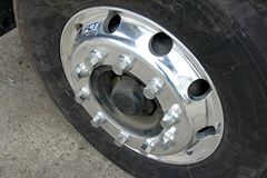 福田 欧曼GTL 6系重卡 超能版 380马力 4X2牵引车(德邦定制)(BJ4189SLFKA-XA)