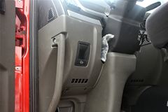 陕汽重卡 德龙新M3000 轻量化版 290马力 4X2牵引车(SX4186GN361)