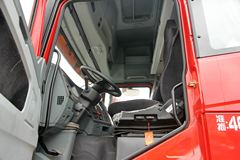 陕汽重卡 德龙X3000 重载版 375马力 6X4牵引车(SX42564T324)