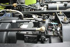 华菱之星 重卡 300马力 8X4 9.6米载货车底盘(HN1310C27D6M4J)