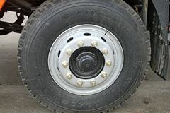 华菱之星 重卡 300马力 8X4 9.6米载货车底盘(HN1310C27D6M4J)