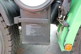 德龙新M3000&nbsp;自卸车底盘                                                图片