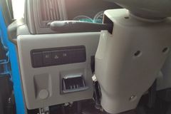 江淮 康铃33窄体 102马力 3.8米排半栏板轻卡