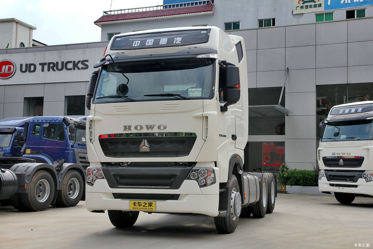 中国重汽 HOWO T7H重卡 440马力 6X4牵引车