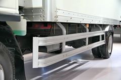 庆铃 五十铃600P 130马力 4X2 冷藏车(QL5040XLCA1HAJ)