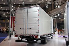 庆铃 五十铃700P系列中卡 188马力 7米厢式载货车(QL11019PARY)