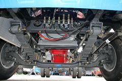 东风 多利卡D6 117马力 4.15米厢式轻卡底盘(EQ1081TZ12D5)