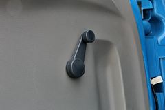 东风商用车 天锦中卡 180马力 4X2 6.75米载货车底盘(DFL1120B13)