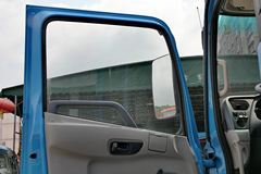 东风商用车 天锦中卡 180马力 4X2 6.75米载货车底盘(DFL1120B13)