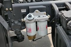 东风商用车 天锦中卡 180马力 4X2 6.75米载货车底盘(DFL1120B13)