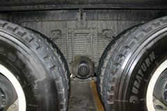 陕汽重卡 德龙F3000 336马力 6X4 5.6米新型渣土车(SX3256DR3841)