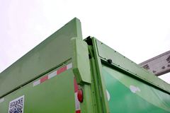 陕汽重卡 德龙新M3000 336马力 6X4 5.6米新型渣土车(SX3256MR384)