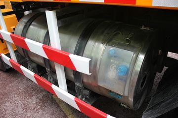 �����ؿ� ����F3000 300���� 6X4 5.2��LNG����������ͼƬ