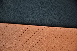 杰虎&nbsp;皮卡驾驶室                                               图片