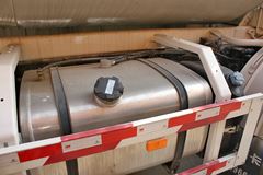 陕汽重卡 德龙F3000 375马力 8X4 混凝土搅拌车(SX5316GJBDT366)