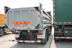 陕汽 德龙F3000重卡 336马力 8X4 9.3米栏板载货车(轻量化版)(SX1315NT456)