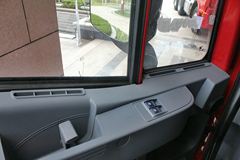 上汽红岩 杰狮C100重卡 480马力 6X4 大件运输牵引车(CQ4255HXG334HH)