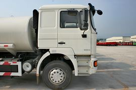 德龙F2000&nbsp;洒水车/喷洒车外观图片