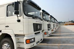 陕汽重卡 德龙F2000 240马力 6X4 洒水车(SX5256GSSMM434)