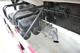 德龙F2000&nbsp;洒水车/喷洒车底盘图片