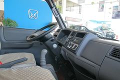 江铃 新顺达 109马力 4.21米单排厢式轻卡(JX5044XXYXGK2)