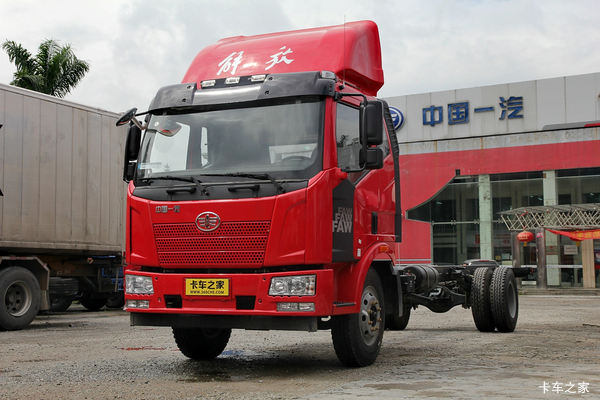 一汽解放 J6L中卡 164马力 4X2 7.7米载货车底盘(CA5160XXYP62K1L5A1E4)