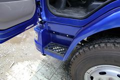 东风柳汽 乘龙M3中卡 170马力 4X2 7.7米载货车底盘(LZ5166XXYM3AA)