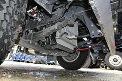 东风柳汽 乘龙M3中卡 170马力 4X2 7.7米载货车底盘(LZ5166XXYM3AA)