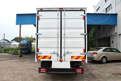 跃进 上骏X301-33 112马力 4.2米单排厢式轻卡(黄牌3.99吨)(NJ5072XXYDCFT)