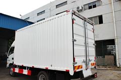 跃进 上骏X301-33 112马力 4.2米单排厢式轻卡(黄牌3.99吨)(NJ5072XXYDCFT)