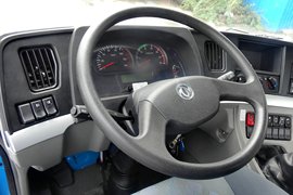 特商底盘&nbsp;随车吊驾驶室图片