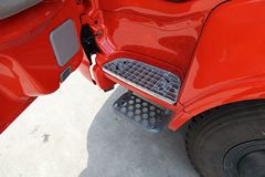 东风商用车 天锦中卡 160马力 4X2 7.7米载货车底盘(DFL5160XXYBX2A1)