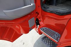 东风商用车 天锦中卡 160马力 4X2 7.7米载货车底盘(DFL5160XXYBX2A1)