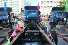 飞碟奥驰 D3系列 140马力 4X2 6.2米排半载货车底盘(FD5166CCYP8K4)