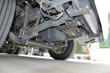 中国重汽 汕德卡SITRAK C7H重卡 440马力 6X4牵引车(带缓速器)(ZZ4256V324HD1B)底盘图片