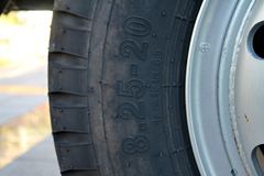 飞碟奥驰 D3系列 140马力 4X2 6.2米排半载货车底盘(FD5166CCYP8K4)