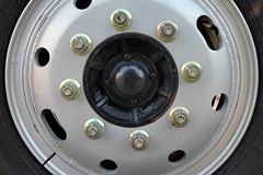 飞碟奥驰 D3系列 140马力 4X2 6.2米排半载货车底盘(FD5166CCYP8K4)