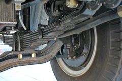 飞碟奥驰 D3系列 140马力 4X2 6.2米排半载货车底盘(FD5166CCYP8K4)