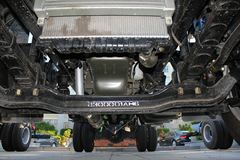 飞碟奥驰 D3系列 140马力 4X2 6.2米排半载货车底盘(FD5166CCYP8K4)